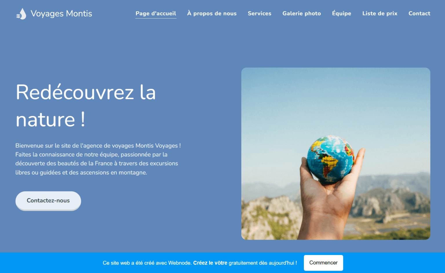 Exemple de page d'accueil d'une agence de voyages générée avec le générateur de sites web IA Webnode