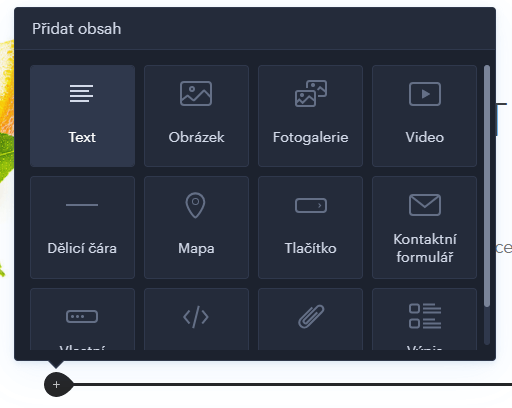 Pomocí tlačítka plus v editoru Webnode jednoduše přidáte různé typy obsahu.